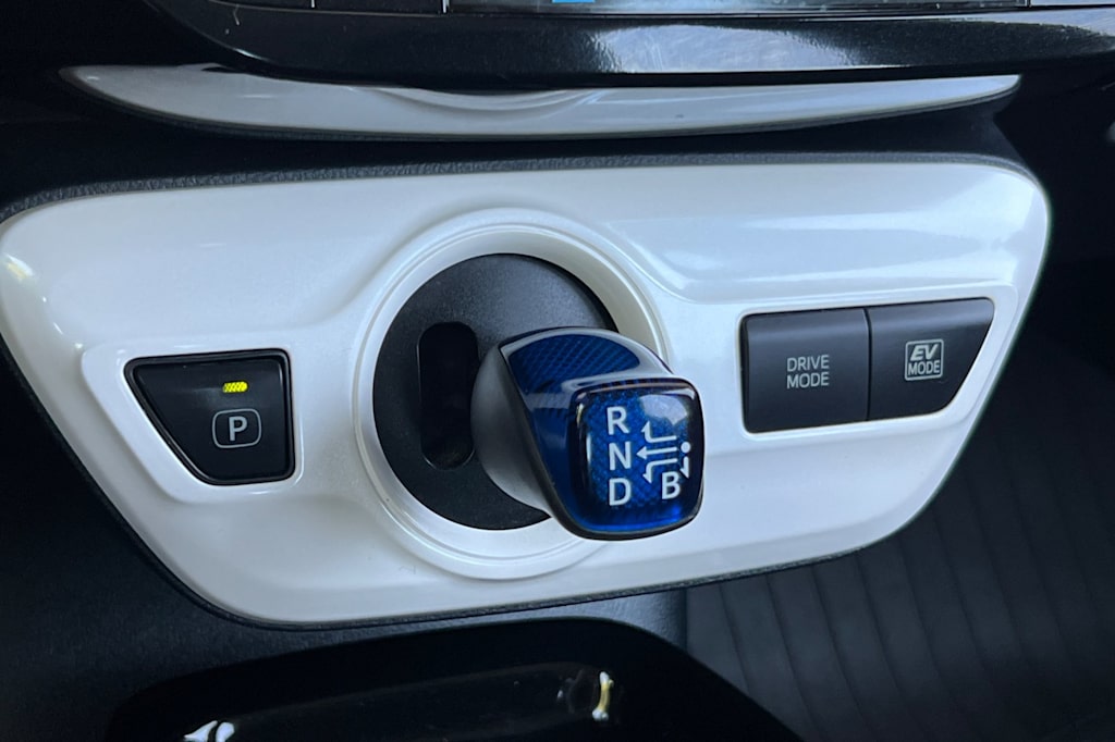 Thumbnail: 2018 Toyota Prius - 25