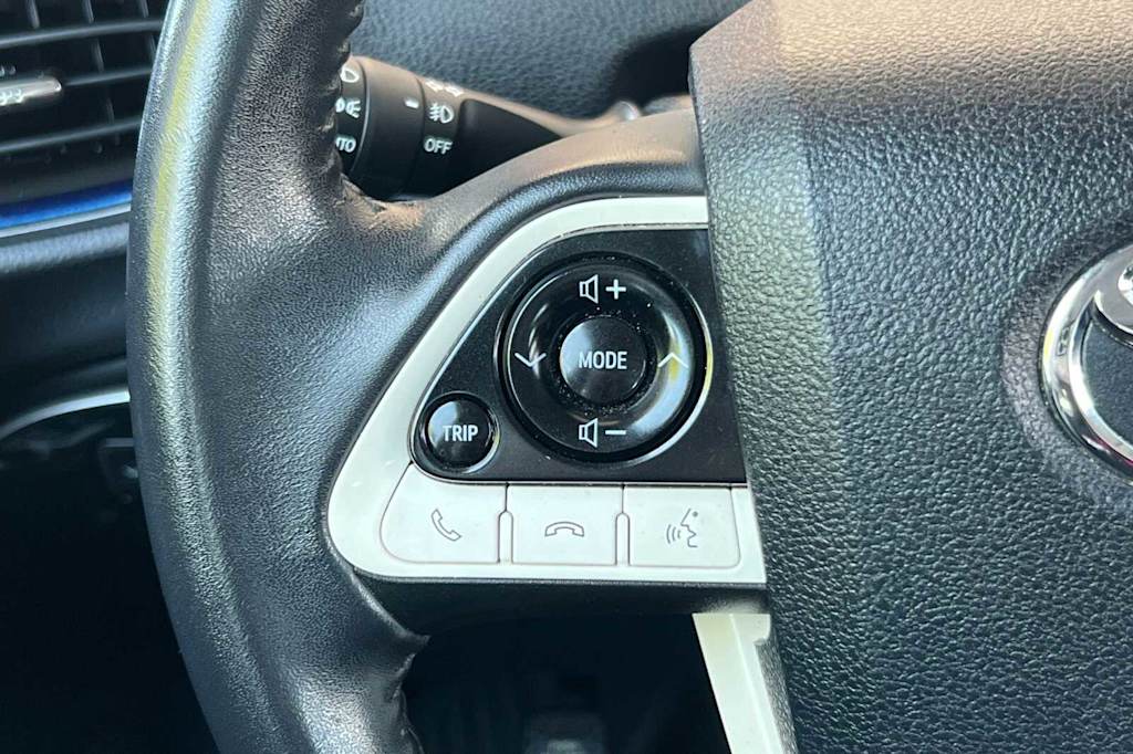Thumbnail: 2018 Toyota Prius - 28