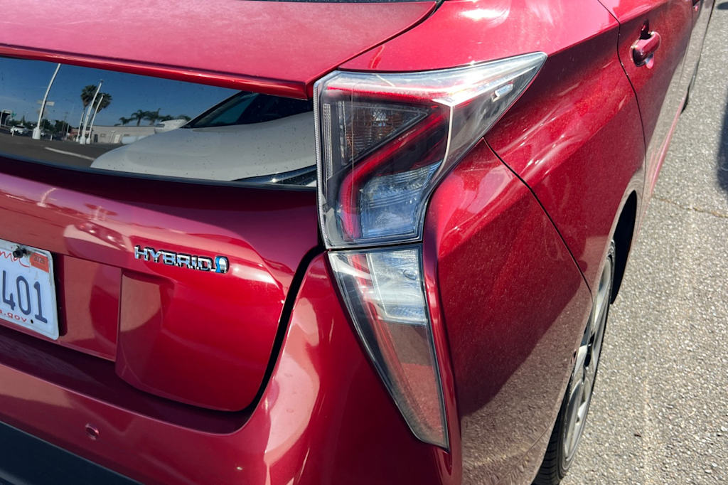Thumbnail: 2017 Toyota Prius - 18