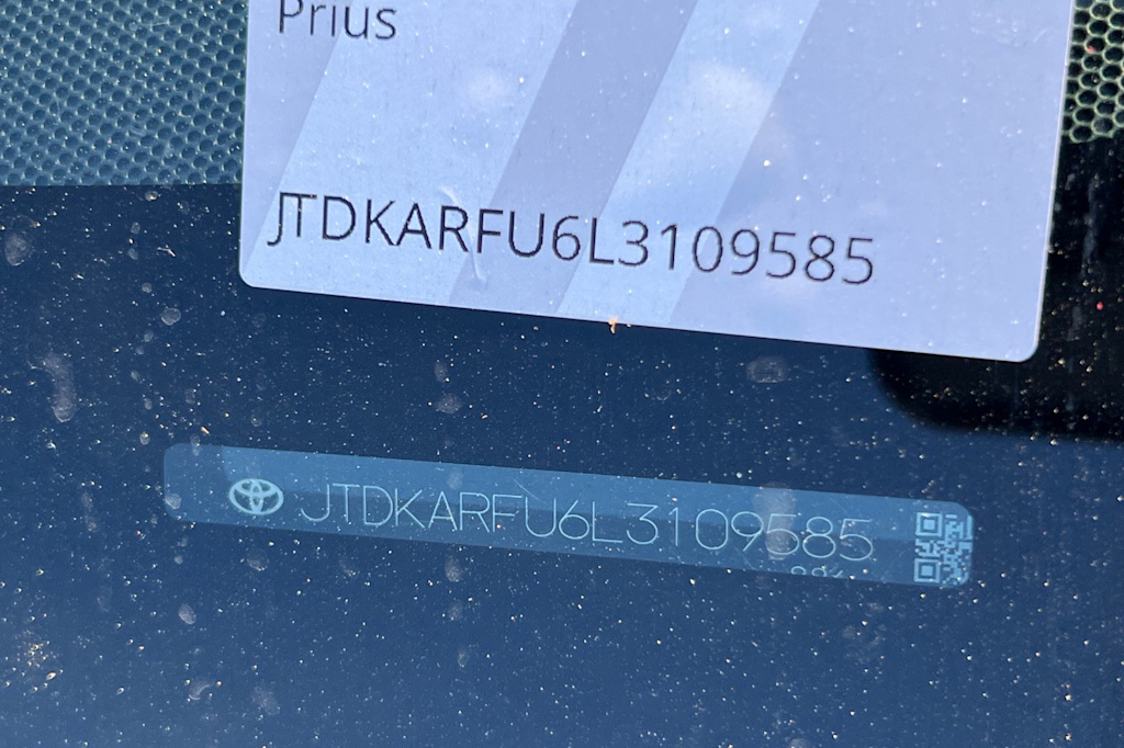 Thumbnail: 2020 Toyota Prius - 10