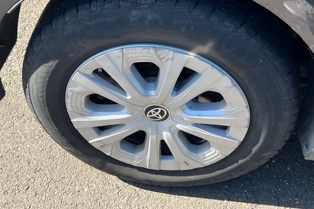 Thumbnail: 2020 Toyota Prius - 16