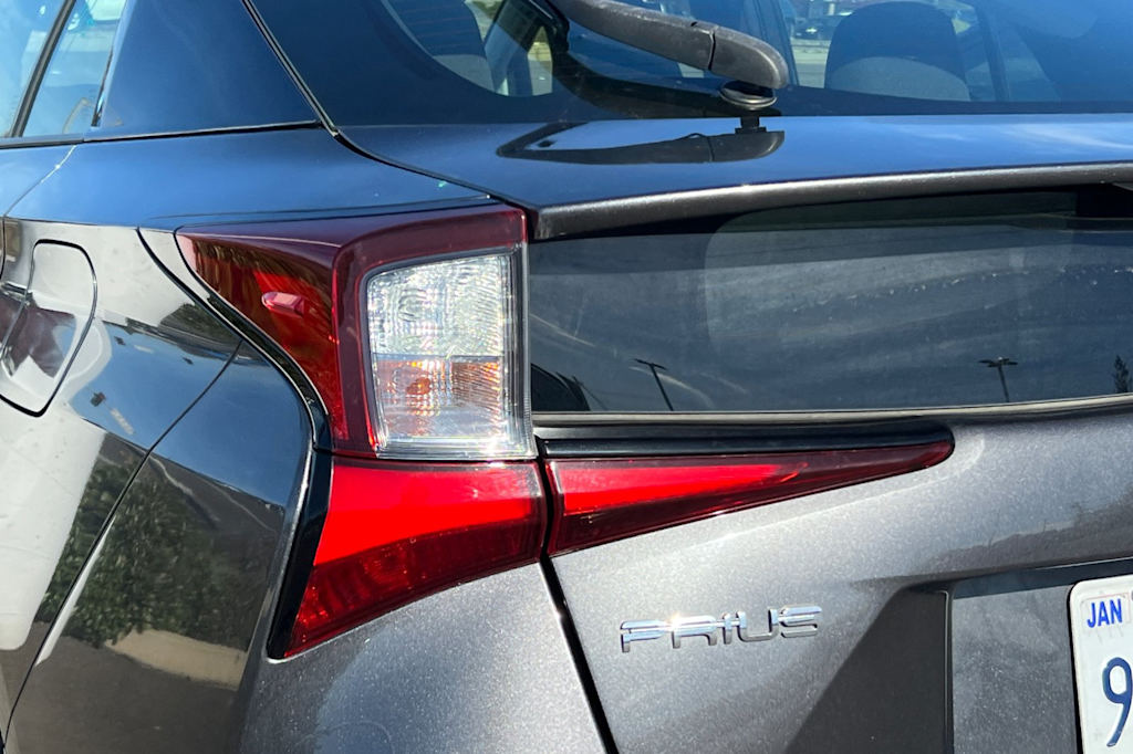 Thumbnail: 2020 Toyota Prius - 17