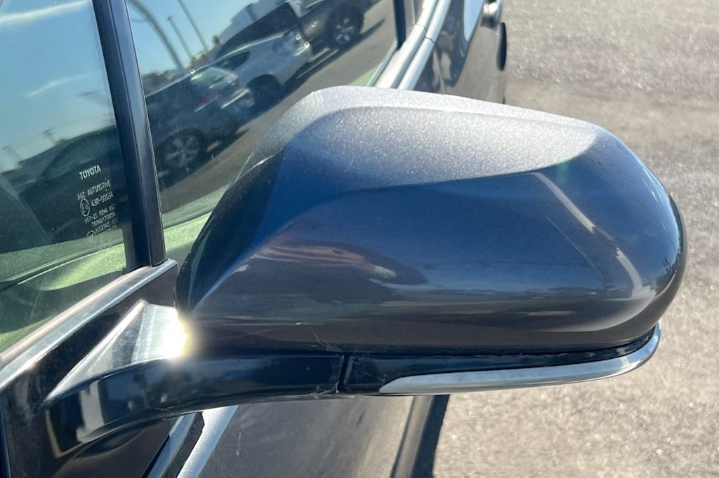 Thumbnail: 2020 Toyota Prius - 9
