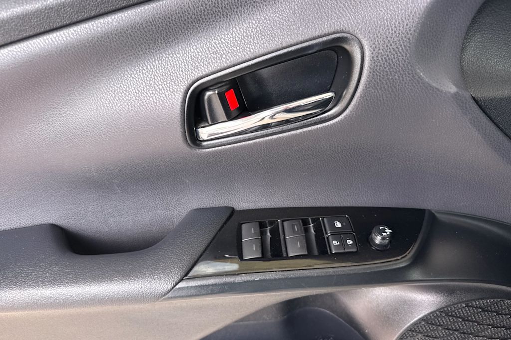 Thumbnail: 2019 Toyota Prius - 22