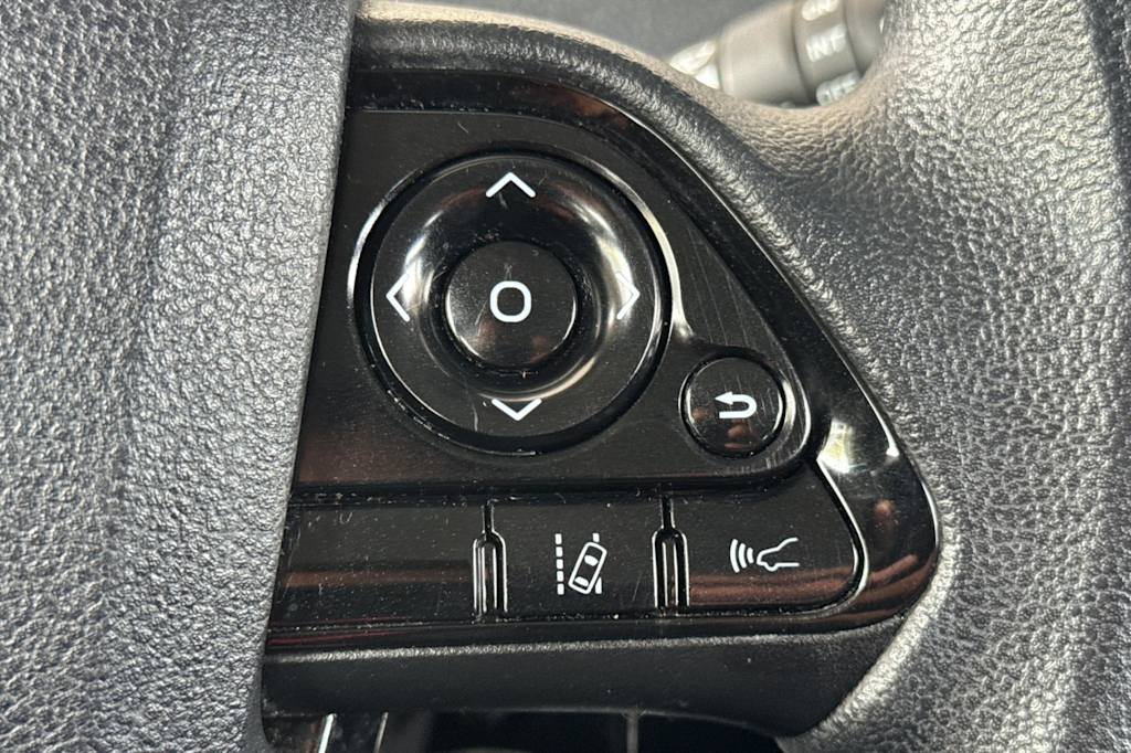 Thumbnail: 2019 Toyota Prius - 29