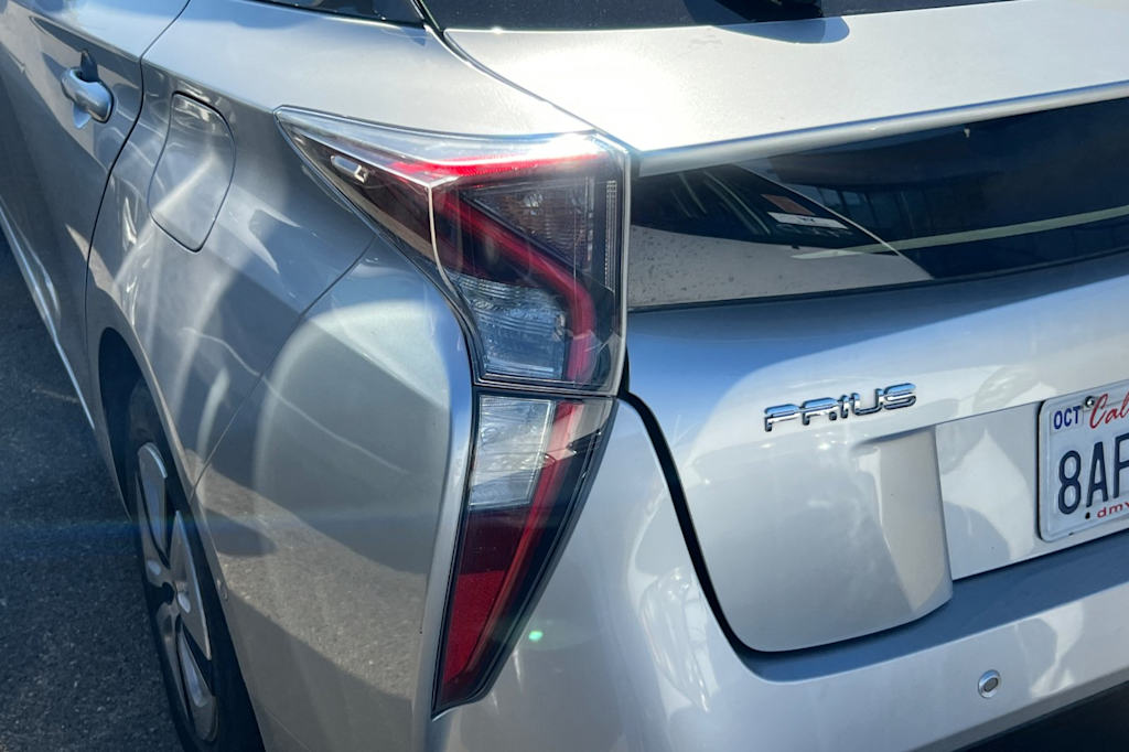Thumbnail: 2017 Toyota Prius - 21