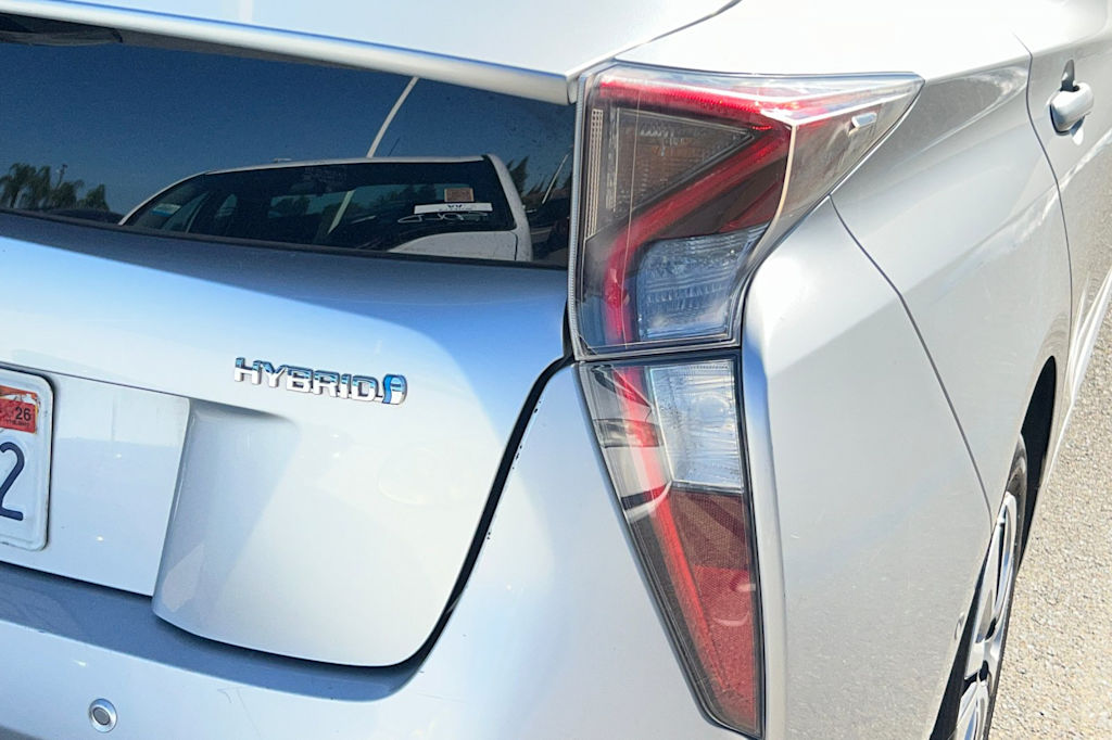 Thumbnail: 2017 Toyota Prius - 7