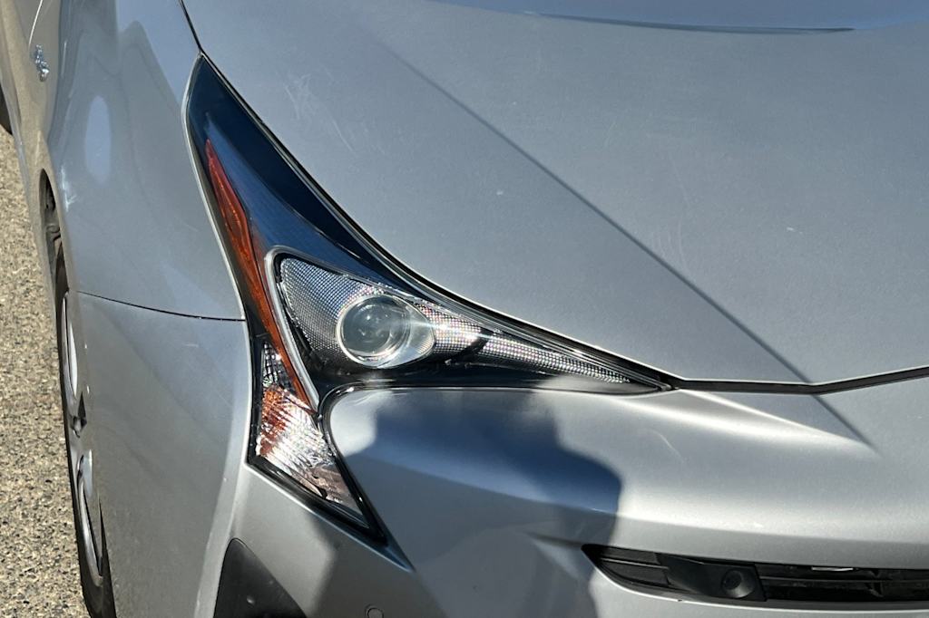 Thumbnail: 2017 Toyota Prius - 17