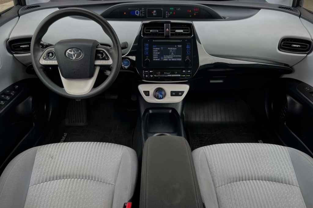 2018 Toyota Prius One 2