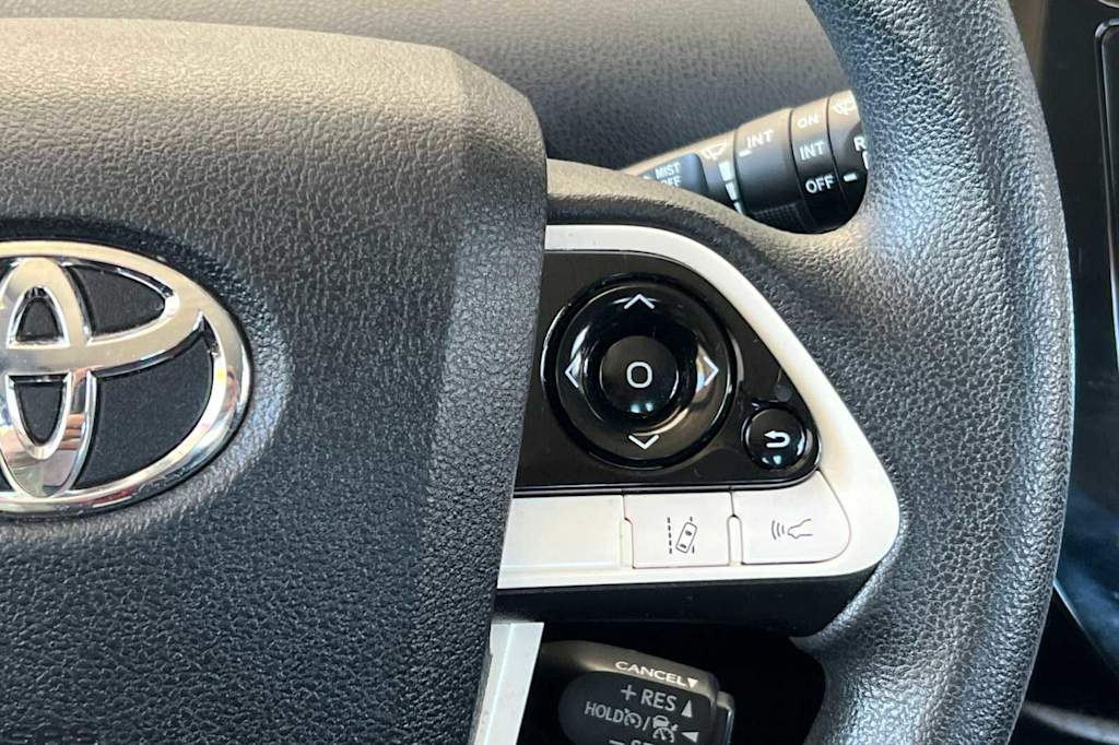 Thumbnail: 2018 Toyota Prius - 28