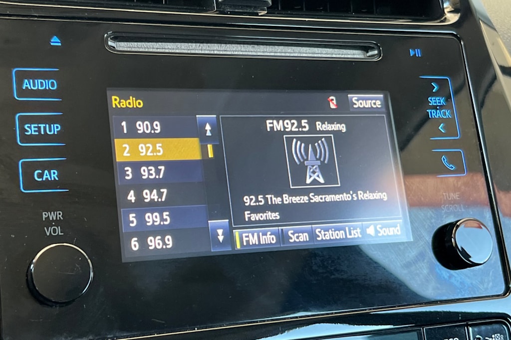 Thumbnail: 2018 Toyota Prius - 13