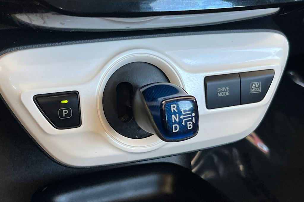Thumbnail: 2018 Toyota Prius - 24