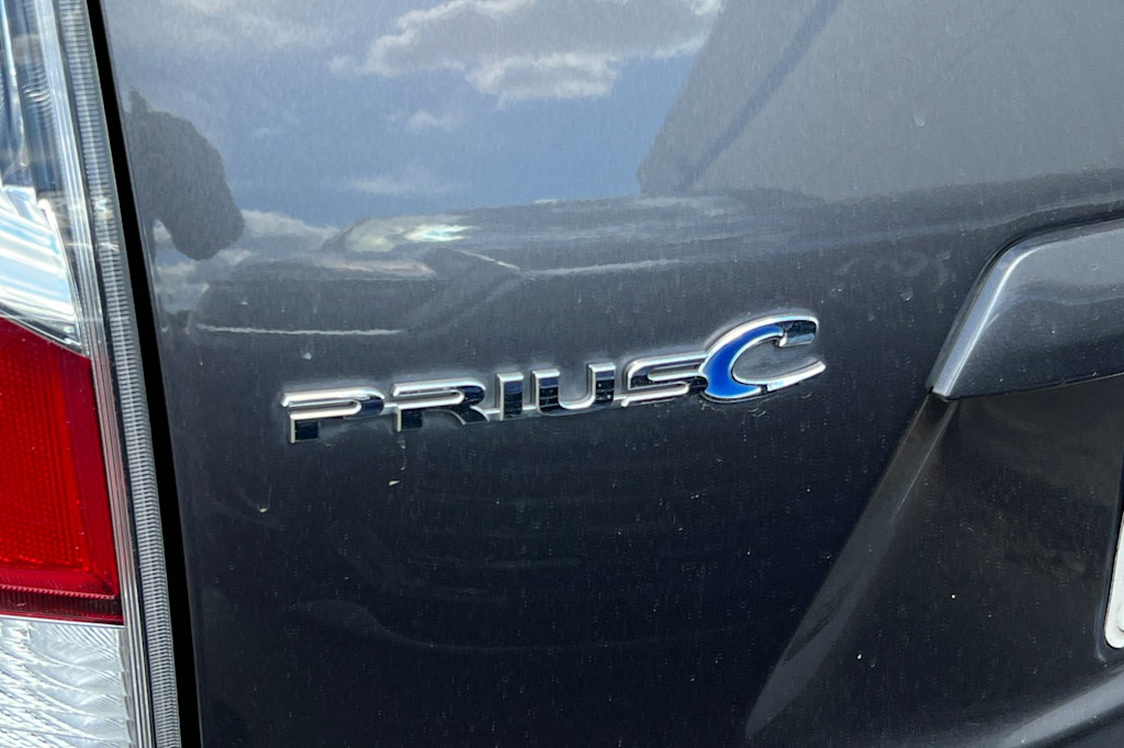 Thumbnail: 2015 Toyota Prius c - 22