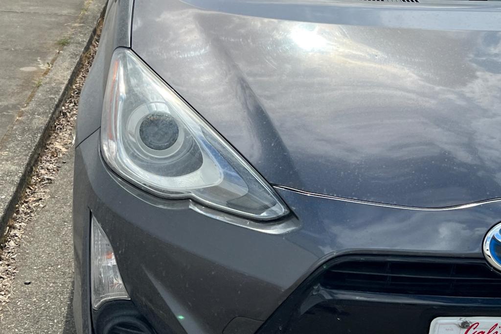 Thumbnail: 2015 Toyota Prius c - 16