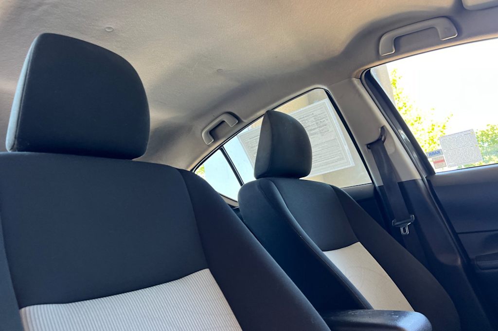 Thumbnail: 2015 Toyota Prius c - 10