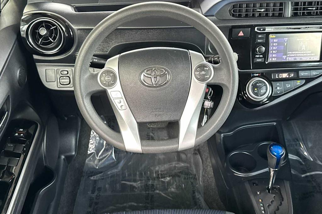 2016 Toyota Prius c Four 9