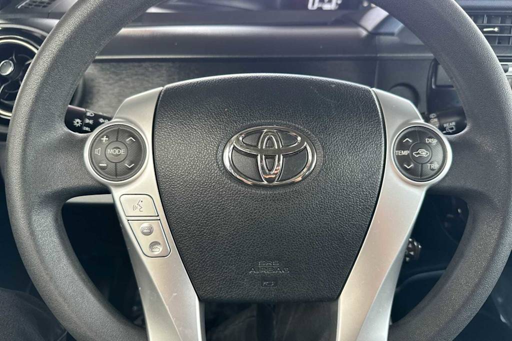 2016 Toyota Prius c Four 26