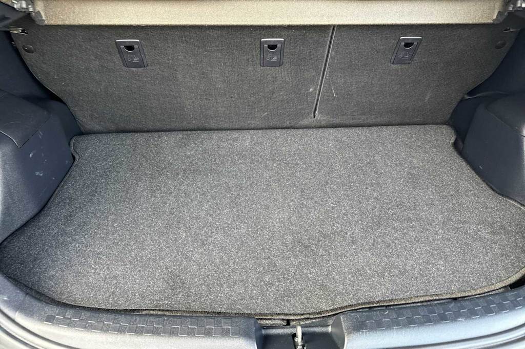 2016 Toyota Prius c Four 17