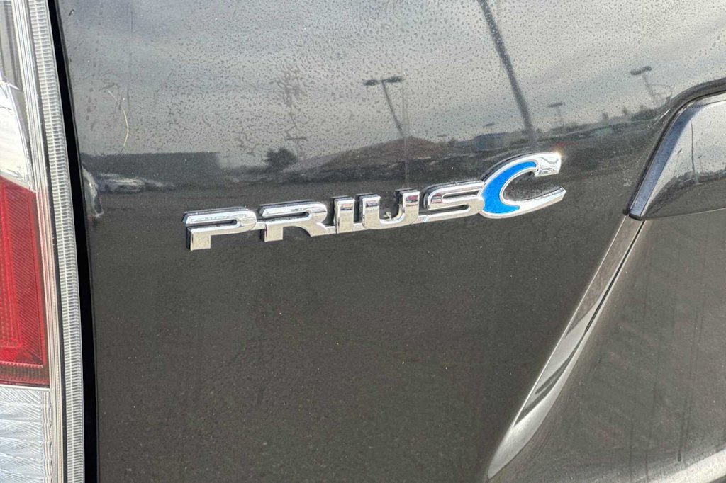 2016 Toyota Prius c Four 7