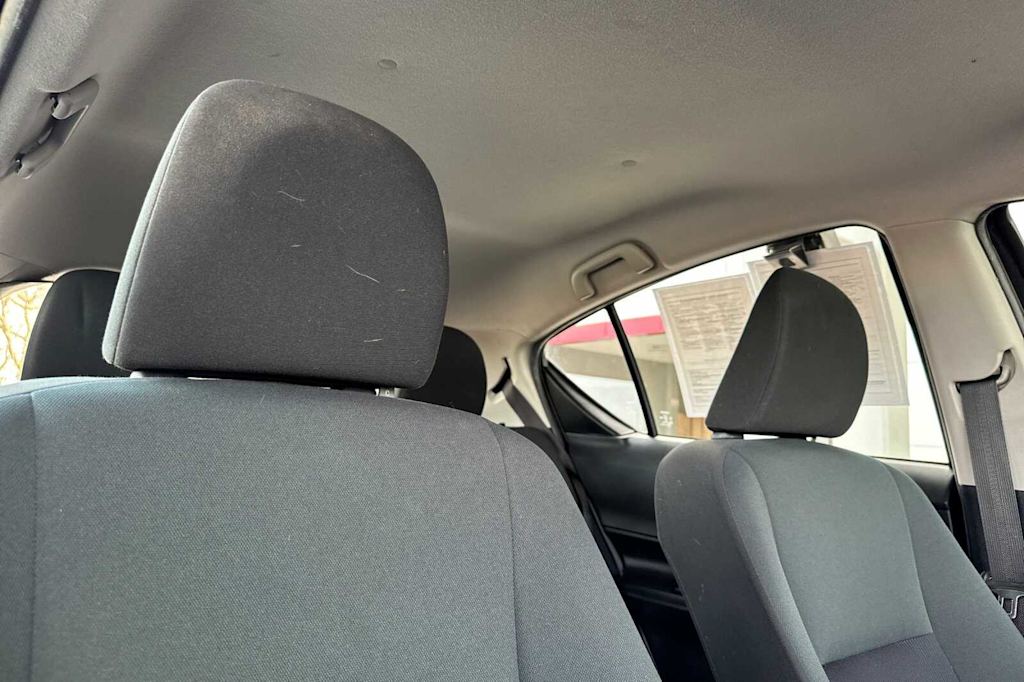 2016 Toyota Prius c Four 11