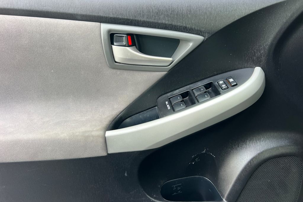 Thumbnail: 2013 Toyota Prius - 20