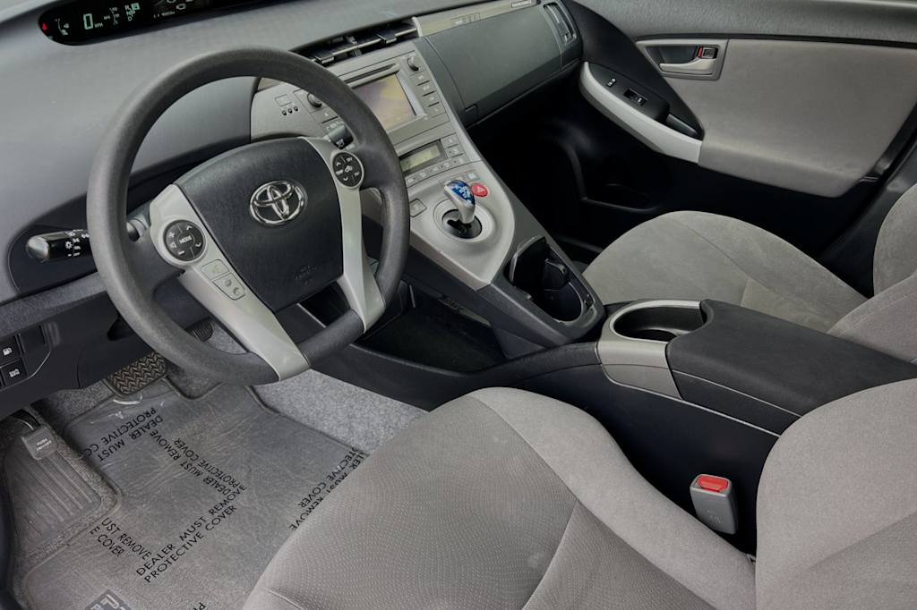 2014 Toyota Prius Plug-in 9