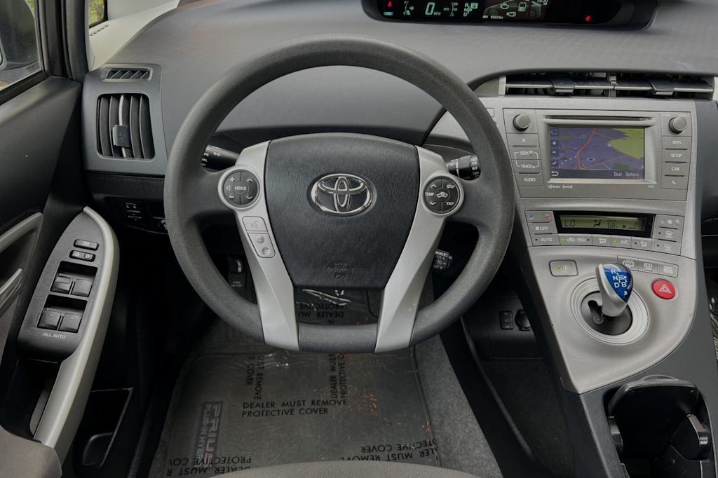 2014 Toyota Prius Plug-in 12