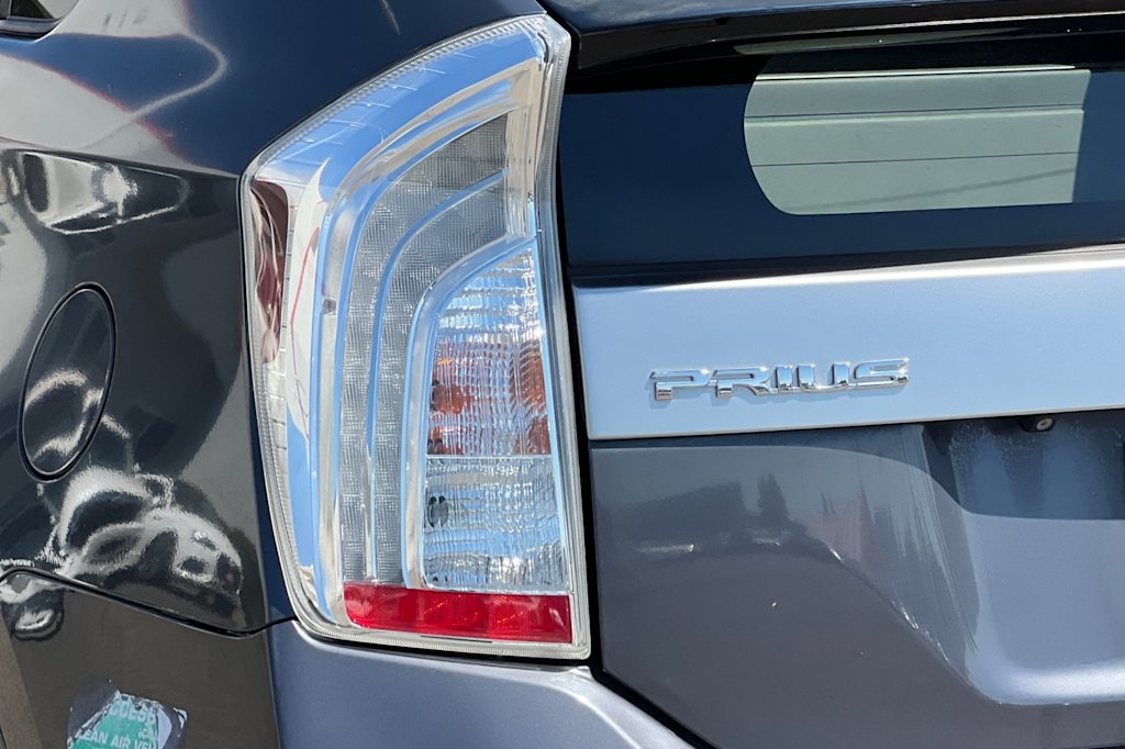 Thumbnail: 2015 Toyota Prius - 30