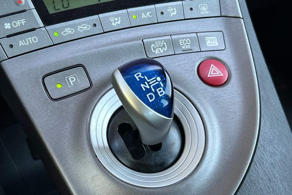 Thumbnail: 2015 Toyota Prius - 14