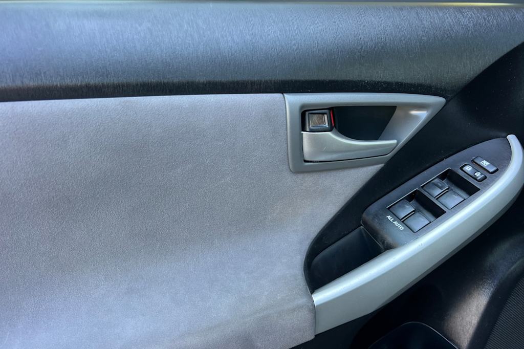 Thumbnail: 2015 Toyota Prius - 20