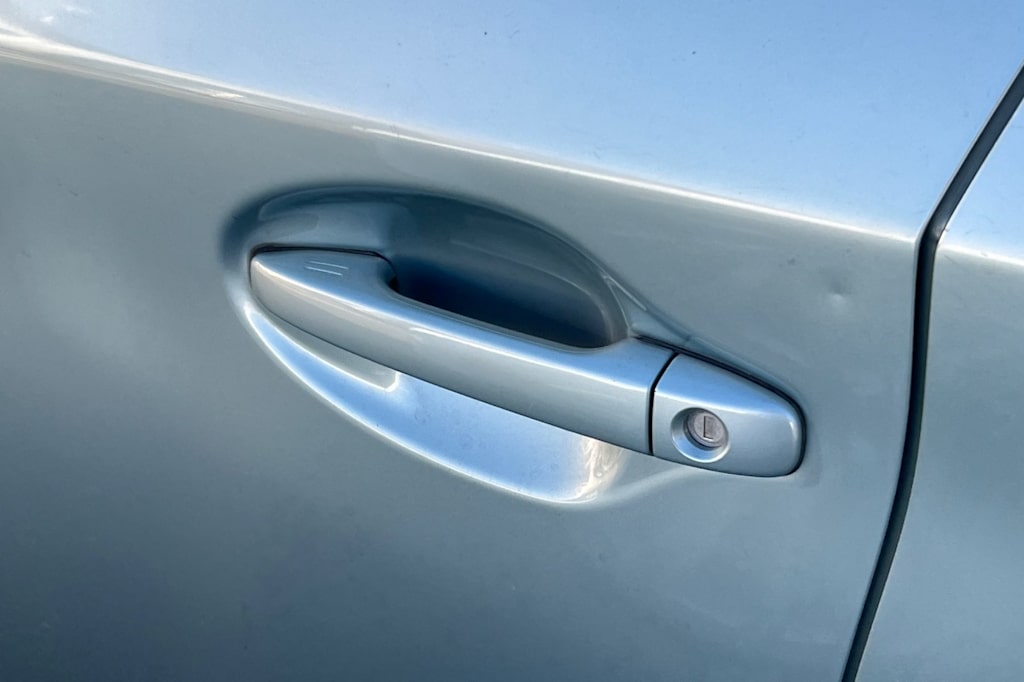Thumbnail: 2015 Toyota Prius - 12