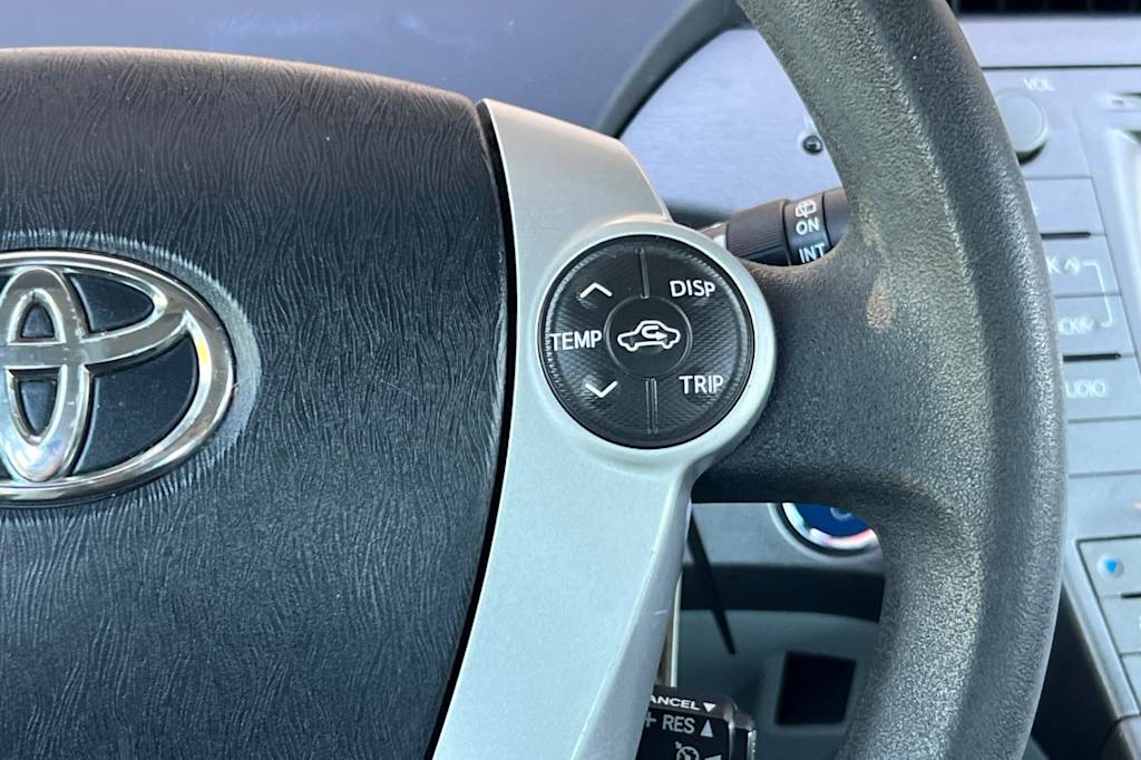 Thumbnail: 2015 Toyota Prius - 30