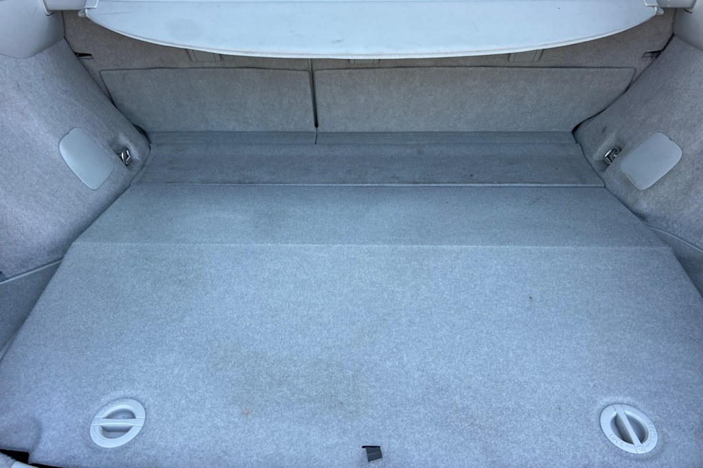 Thumbnail: 2015 Toyota Prius - 16