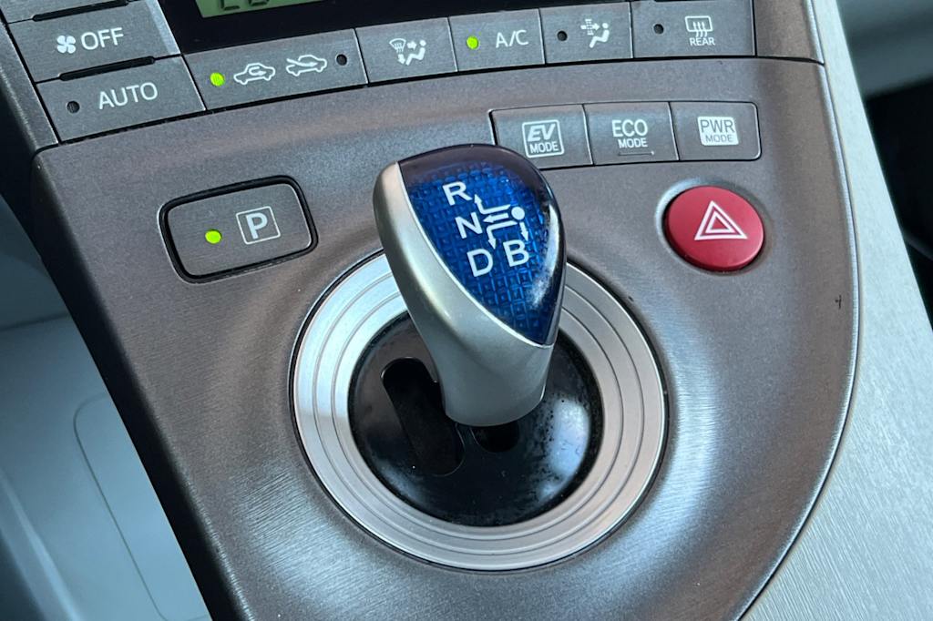 Thumbnail: 2015 Toyota Prius - 15