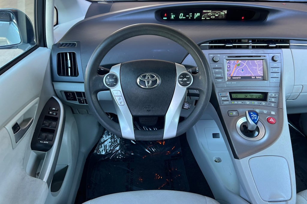 Thumbnail: 2015 Toyota Prius - 12