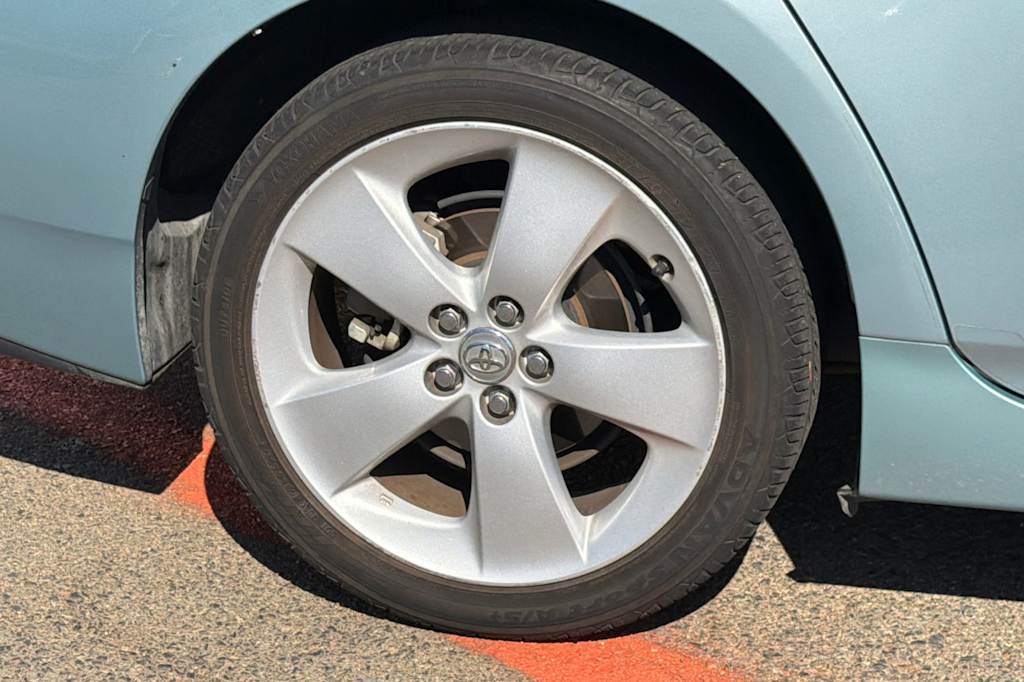 Thumbnail: 2015 Toyota Prius - 21
