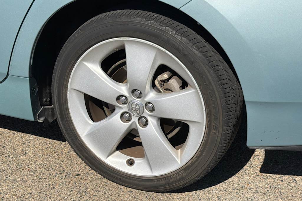 Thumbnail: 2015 Toyota Prius - 26