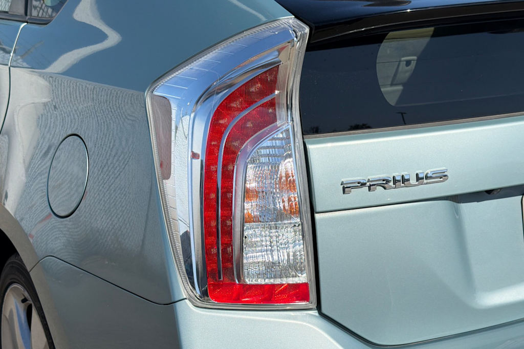 Thumbnail: 2015 Toyota Prius - 24