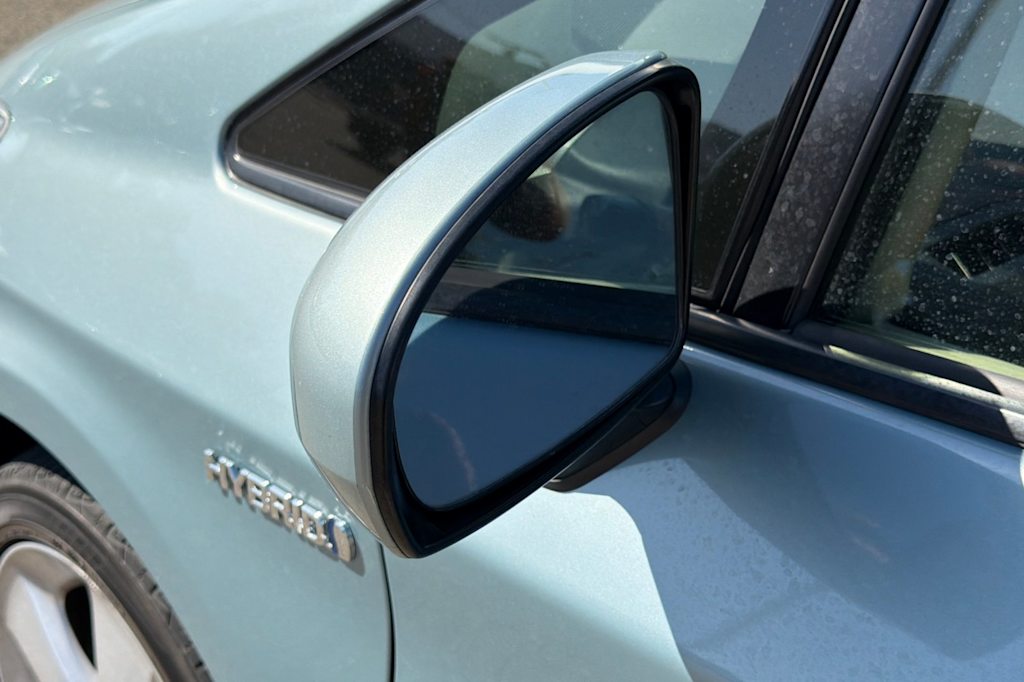 Thumbnail: 2015 Toyota Prius - 9