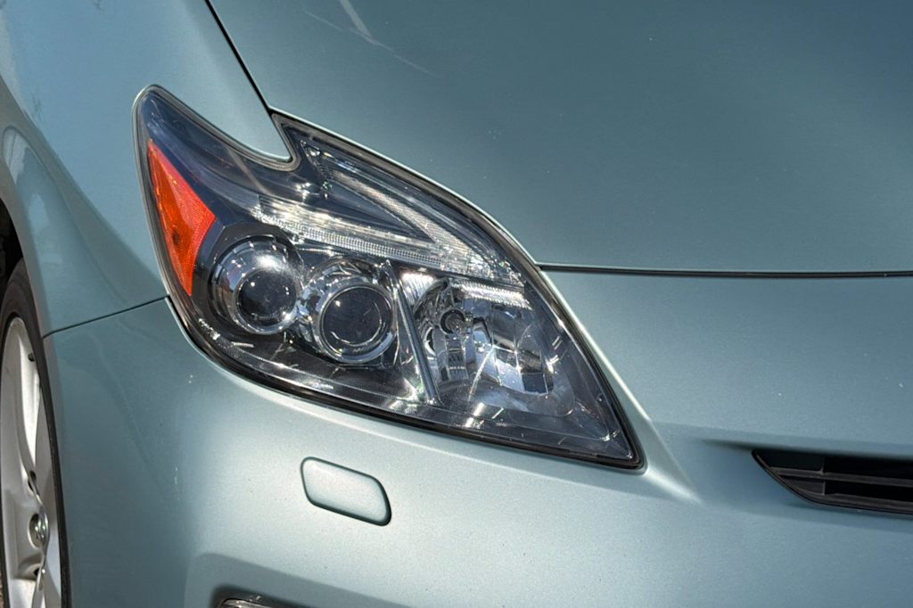 Thumbnail: 2015 Toyota Prius - 18