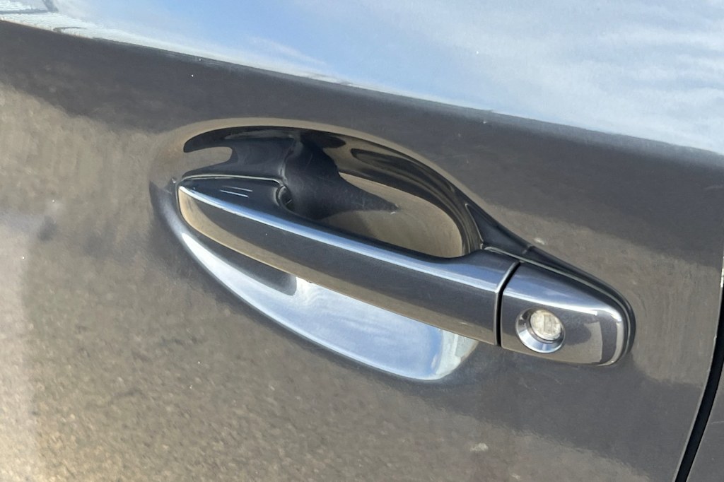 Thumbnail: 2011 Toyota Prius - 17