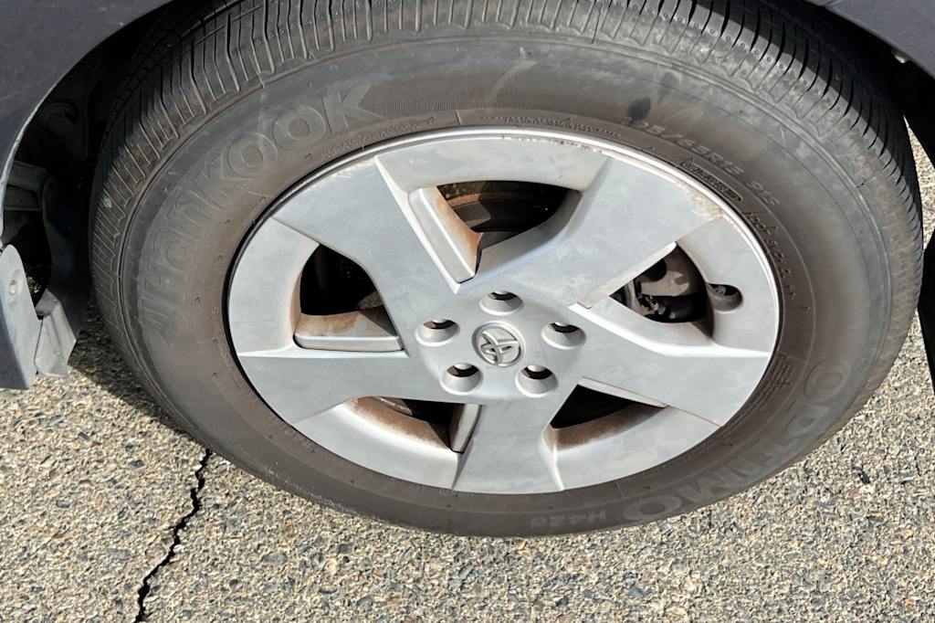 Thumbnail: 2011 Toyota Prius - 16