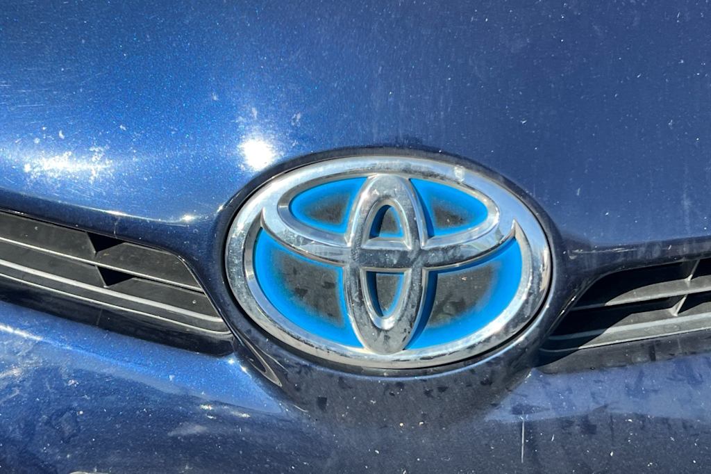 Thumbnail: 2015 Toyota Prius - 12