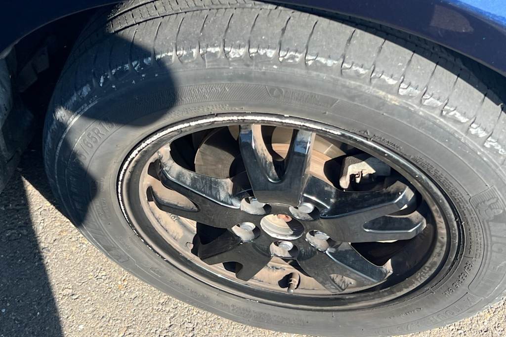 Thumbnail: 2015 Toyota Prius - 6