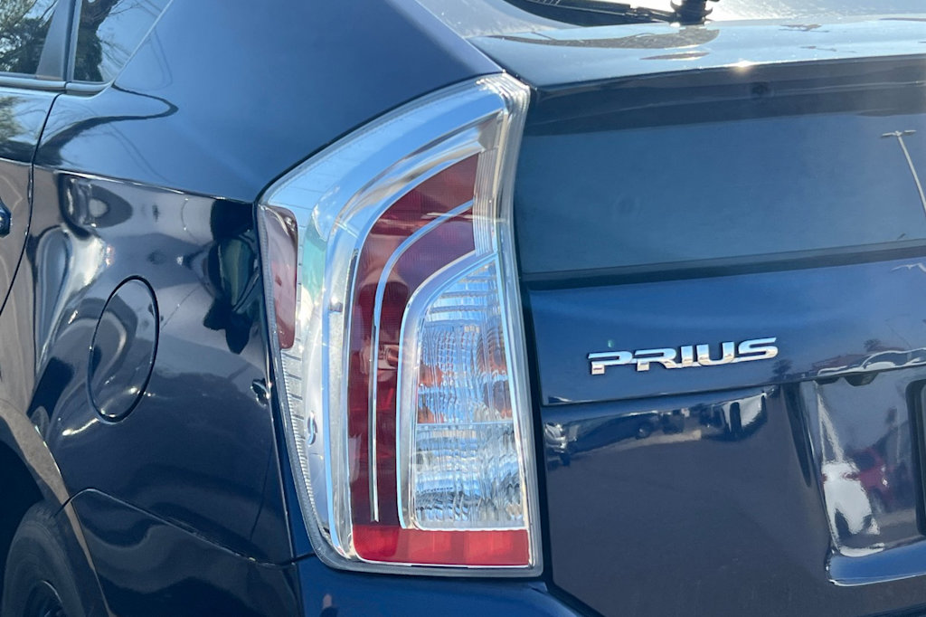 Thumbnail: 2015 Toyota Prius - 21