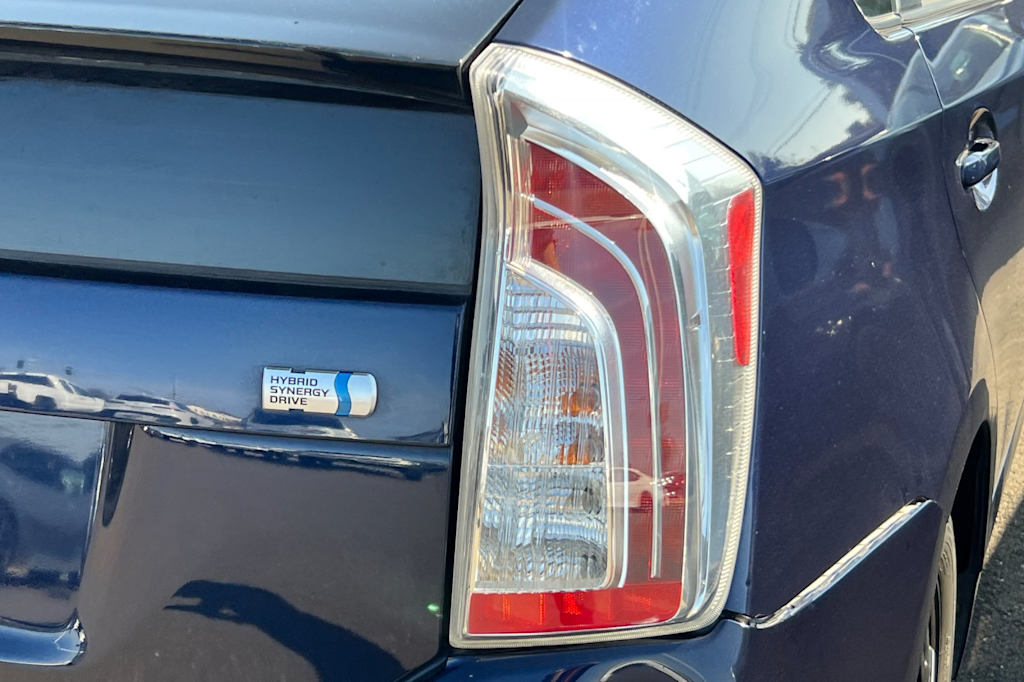 Thumbnail: 2015 Toyota Prius - 15