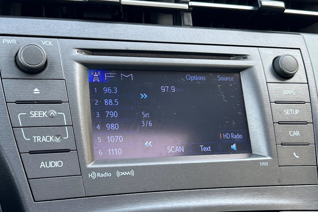 Thumbnail: 2013 Toyota Prius - 13