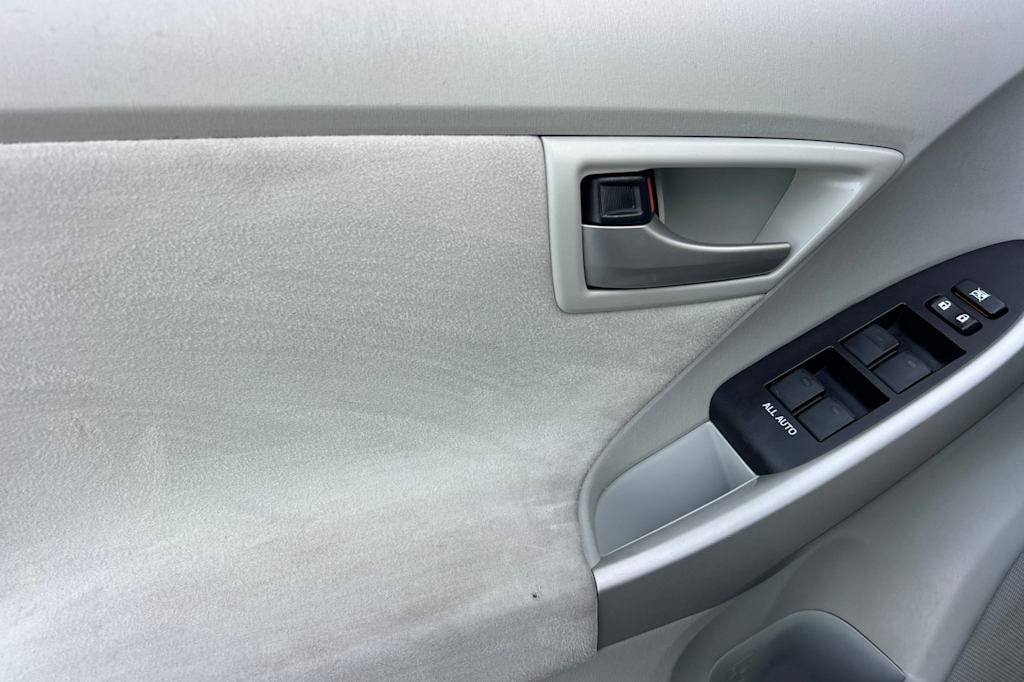 Thumbnail: 2013 Toyota Prius - 20