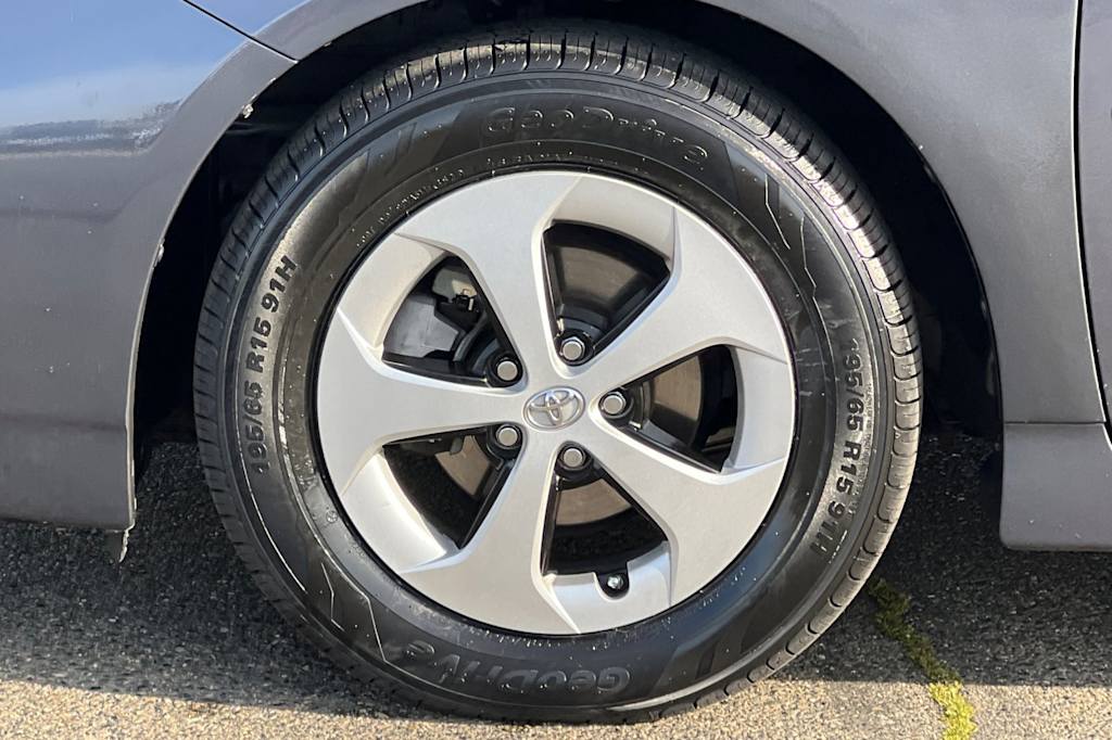 Thumbnail: 2013 Toyota Prius - 8