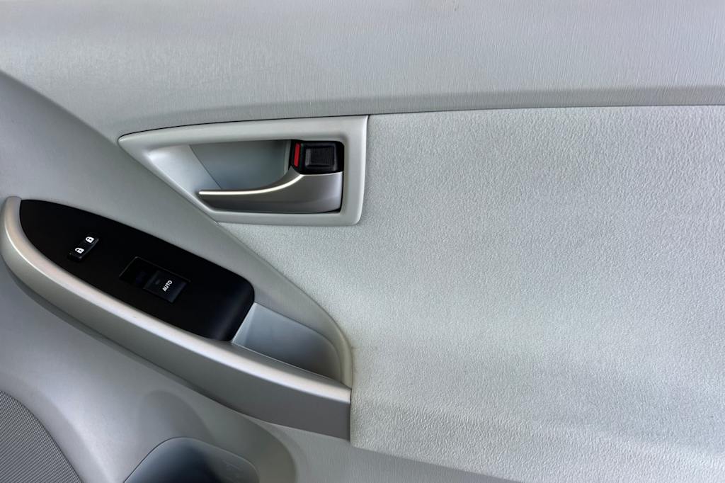 Thumbnail: 2013 Toyota Prius - 24